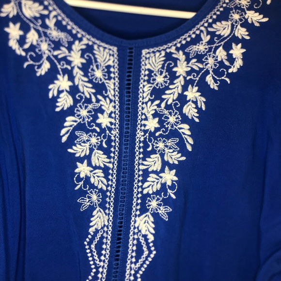 Cute Embroidered Top | Medium - Picture 3 of 9